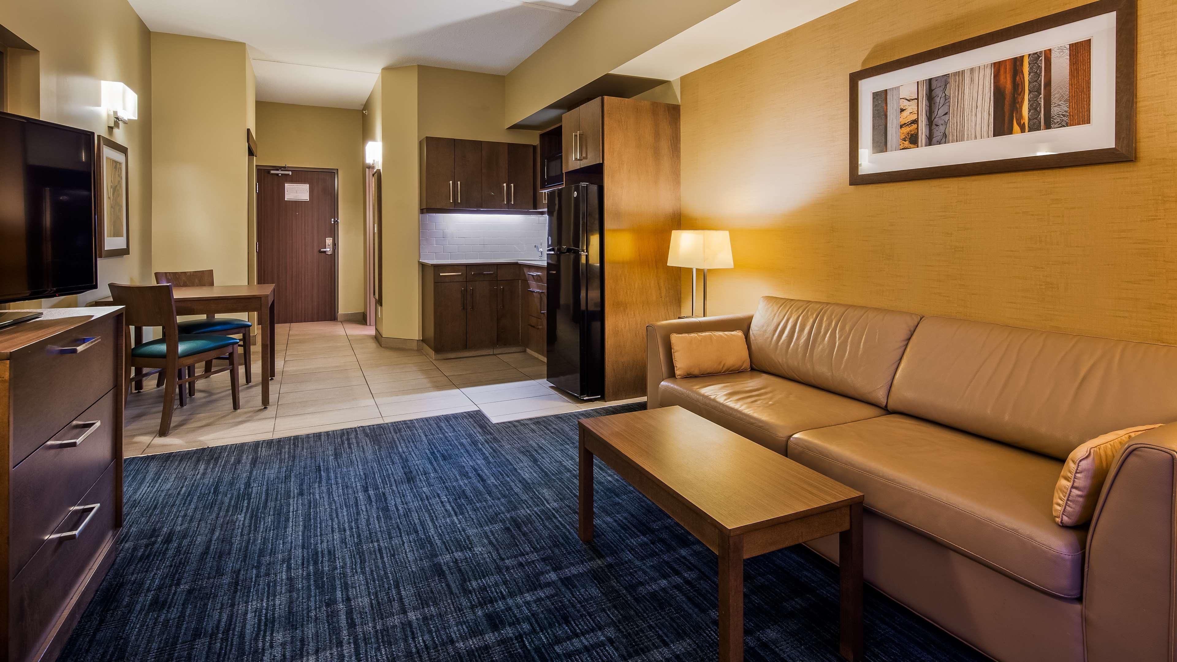 Best Western Plus Winnipeg West Headingley Экстерьер фото