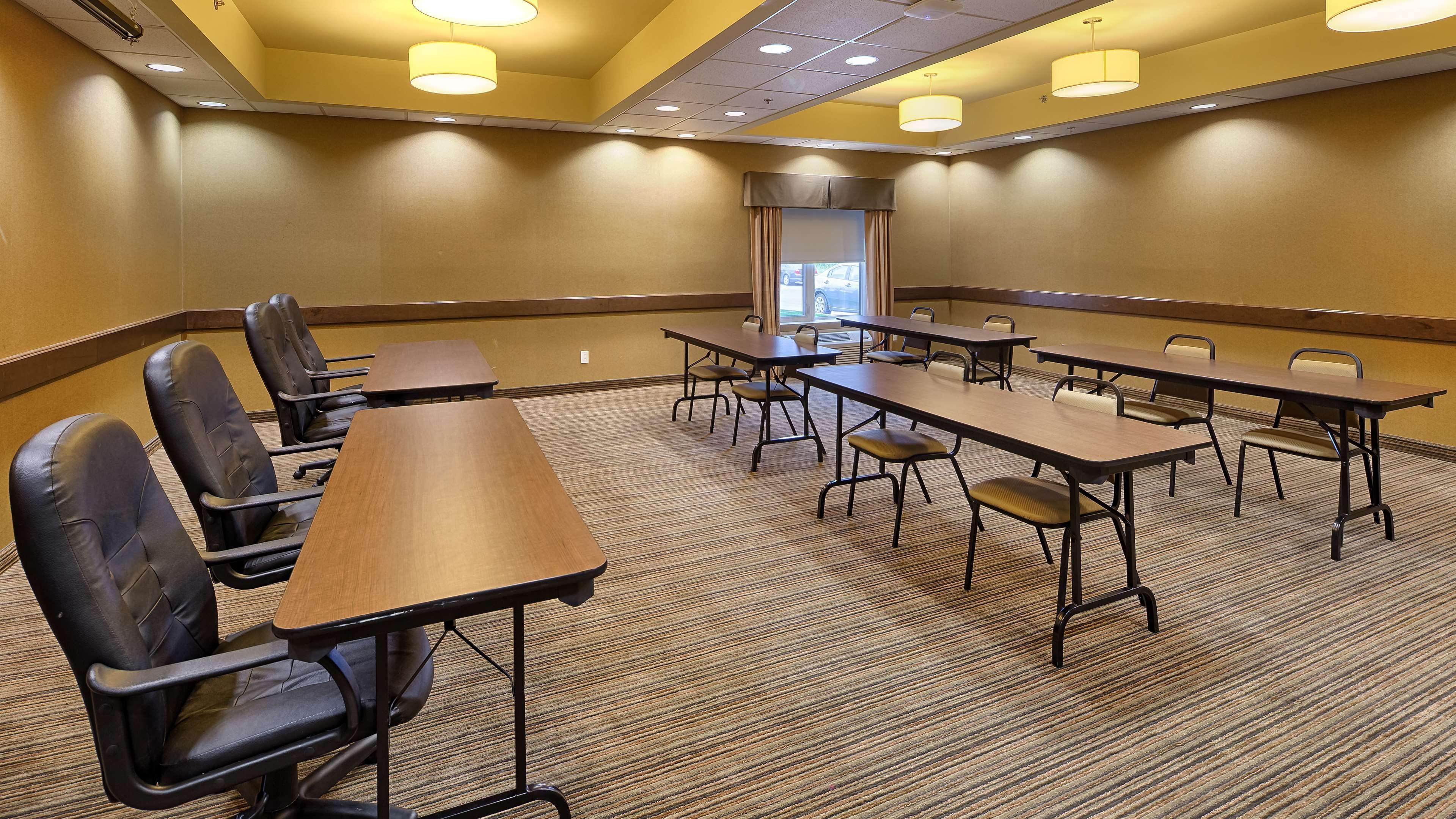 Best Western Plus Winnipeg West Headingley Экстерьер фото
