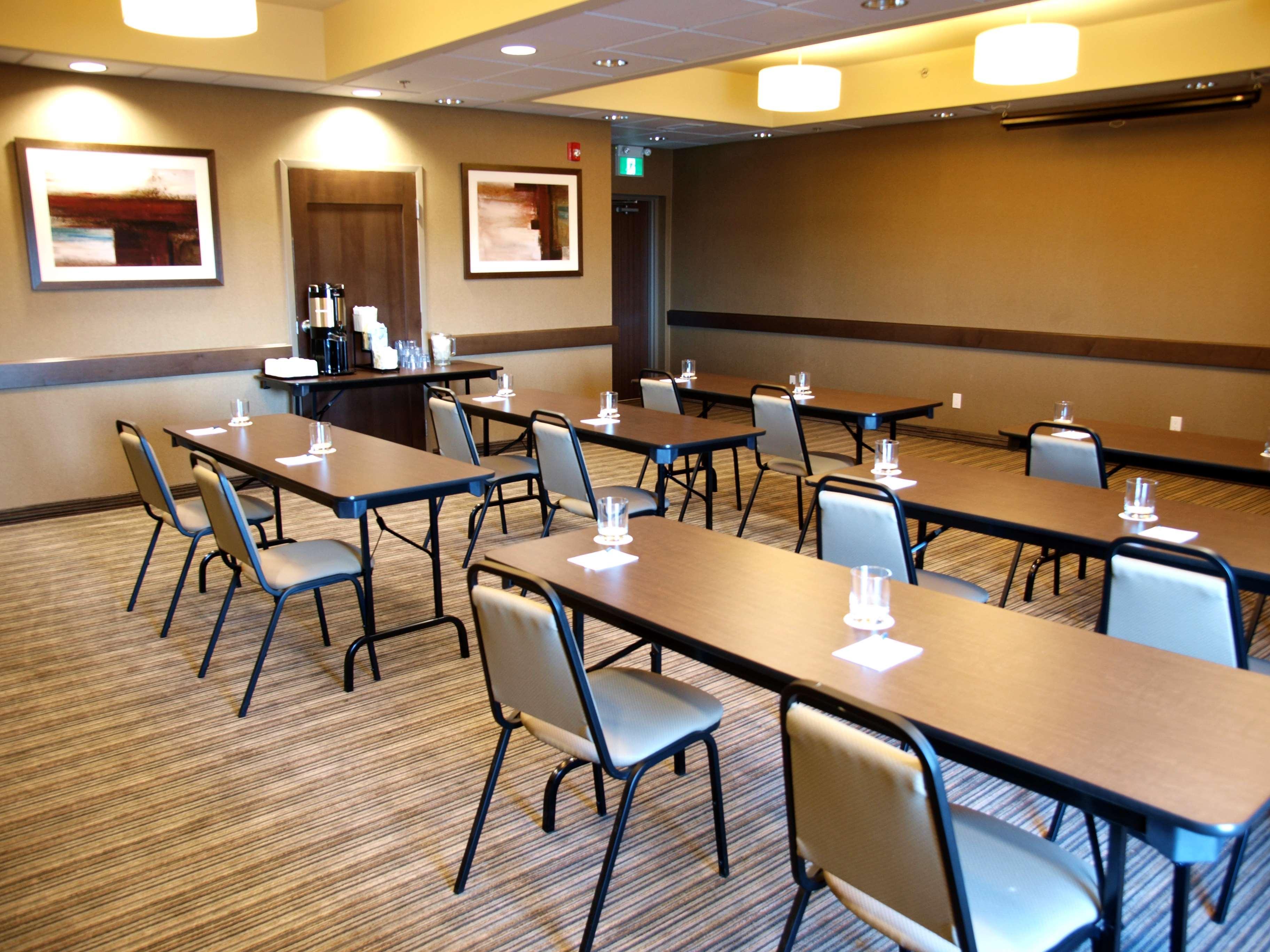 Best Western Plus Winnipeg West Headingley Экстерьер фото