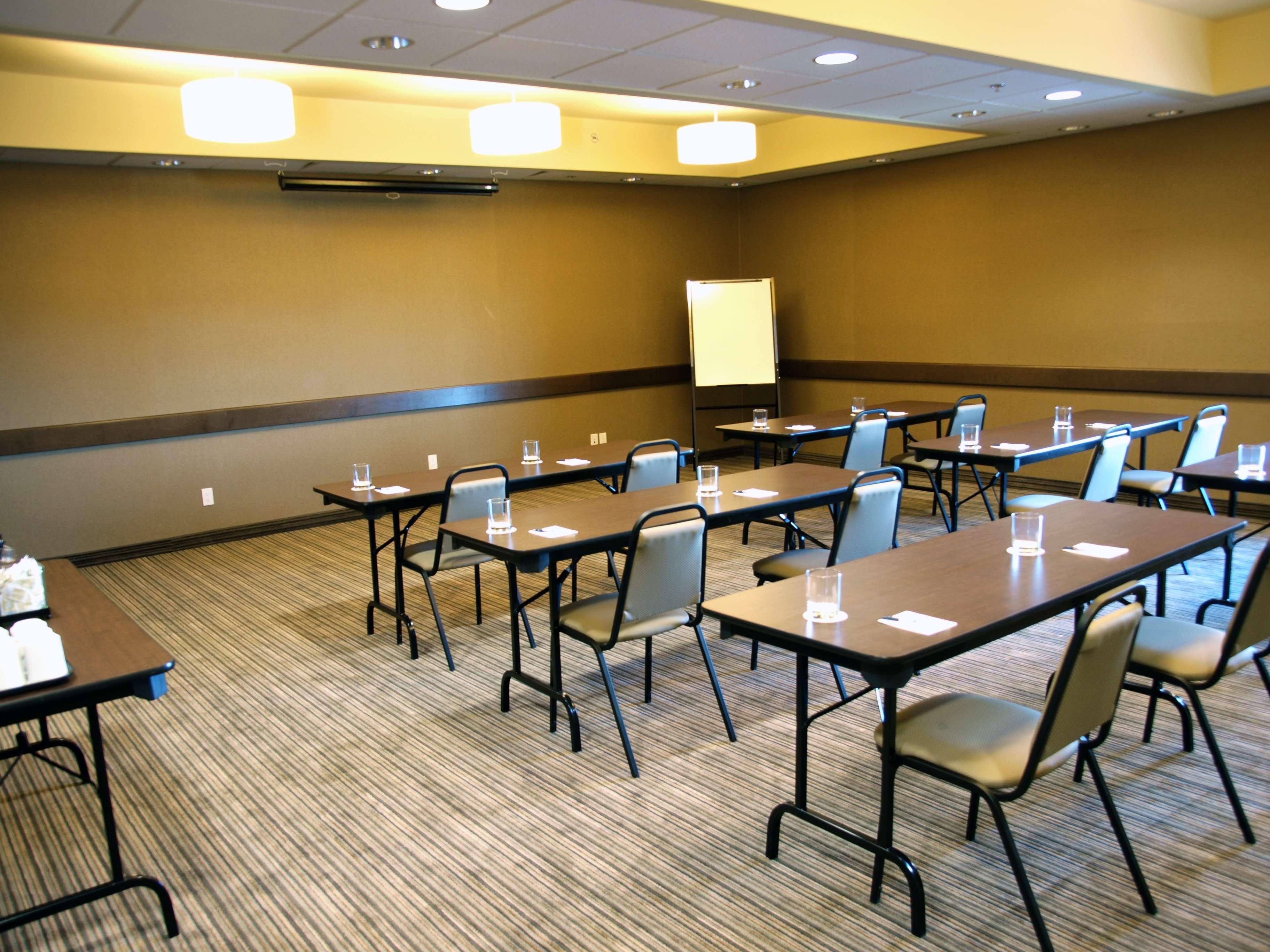 Best Western Plus Winnipeg West Headingley Экстерьер фото